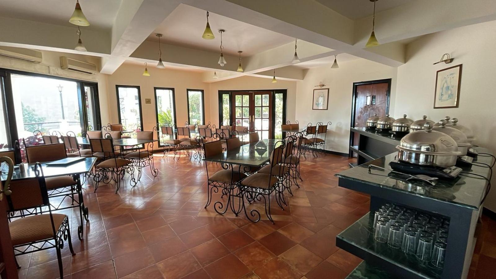 8Fold-Pinecrest By Larisa, Bhimtal Hotel Exterior foto