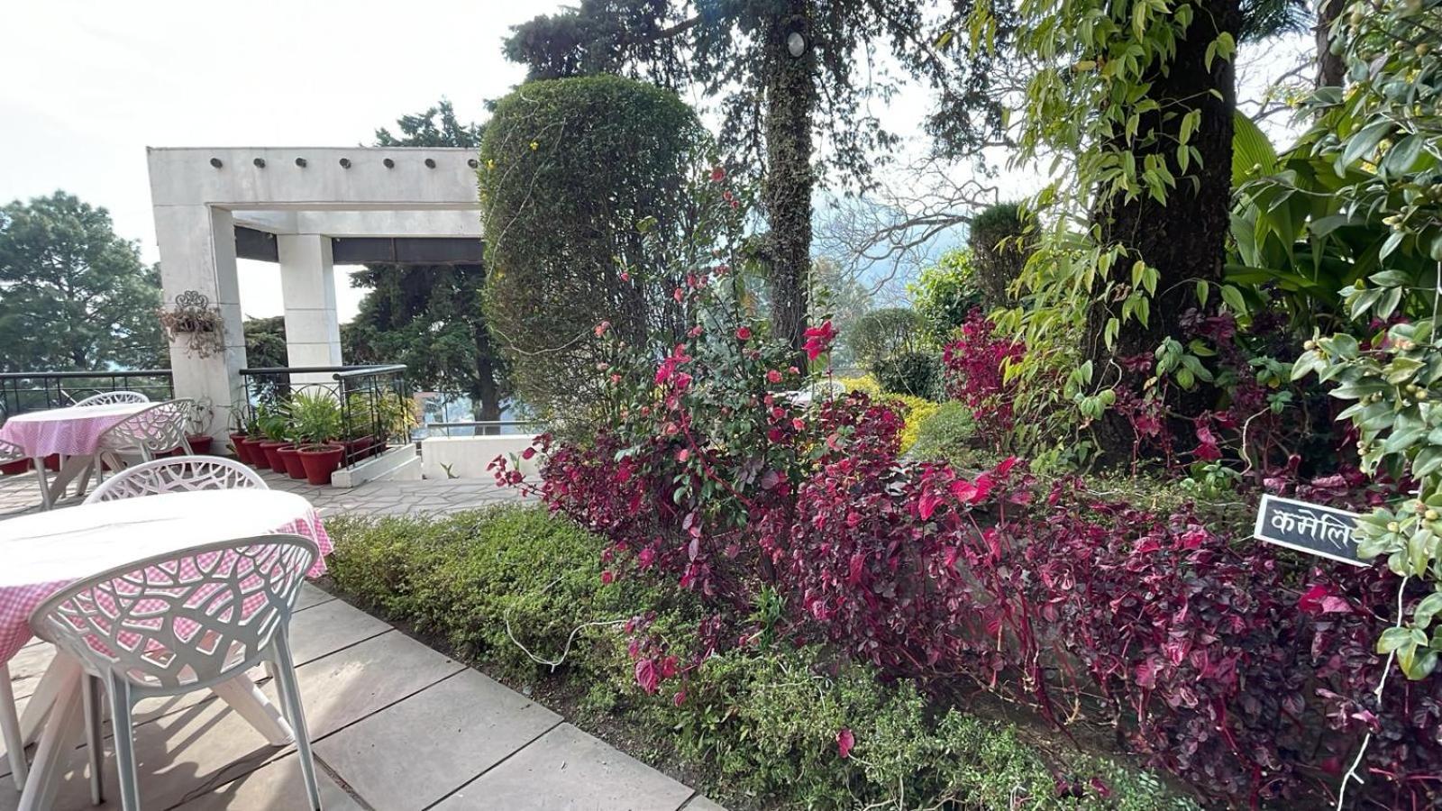 8Fold-Pinecrest By Larisa, Bhimtal Hotel Exterior foto